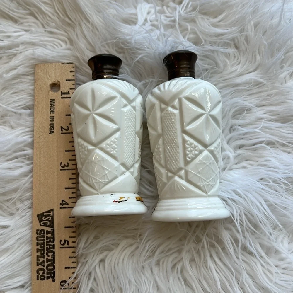 Vintage Napco Japan Souvenir Milk Glass Salt Pepper Shakers